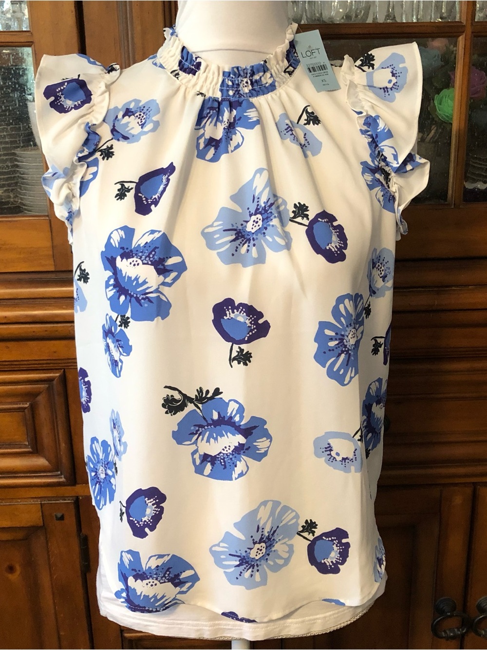 NWT Loft Cream Floral Ruffle Sleeve Blouse